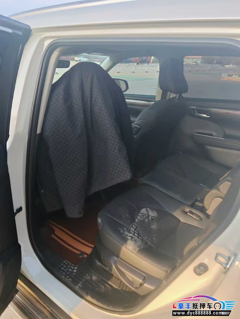 24年丰田汉兰达轿车抵押车出售