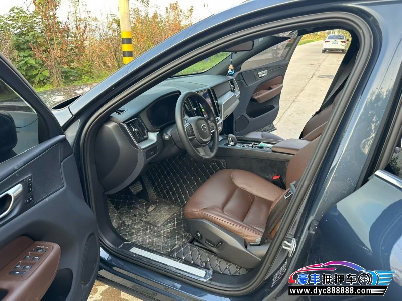 24年沃尔沃XC60轿车抵押车出售