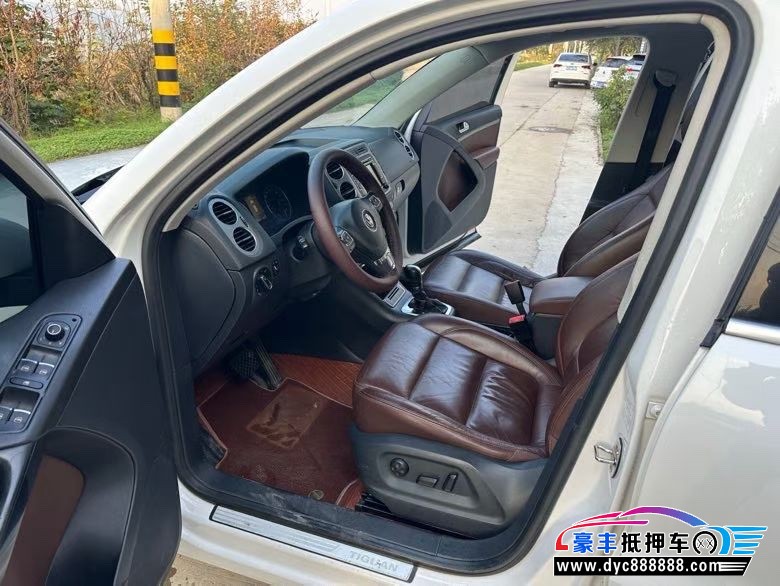 14年大众途观轿车抵押车出售