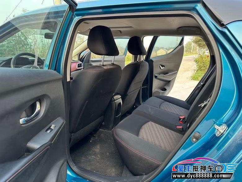 18年日产蓝鸟轿车抵押车出售