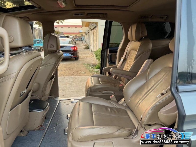 18年别克GL8轿车抵押车出售