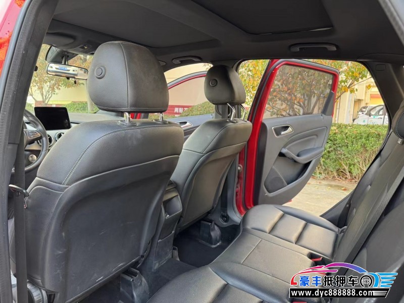 18年奔驰B轿车抵押车出售