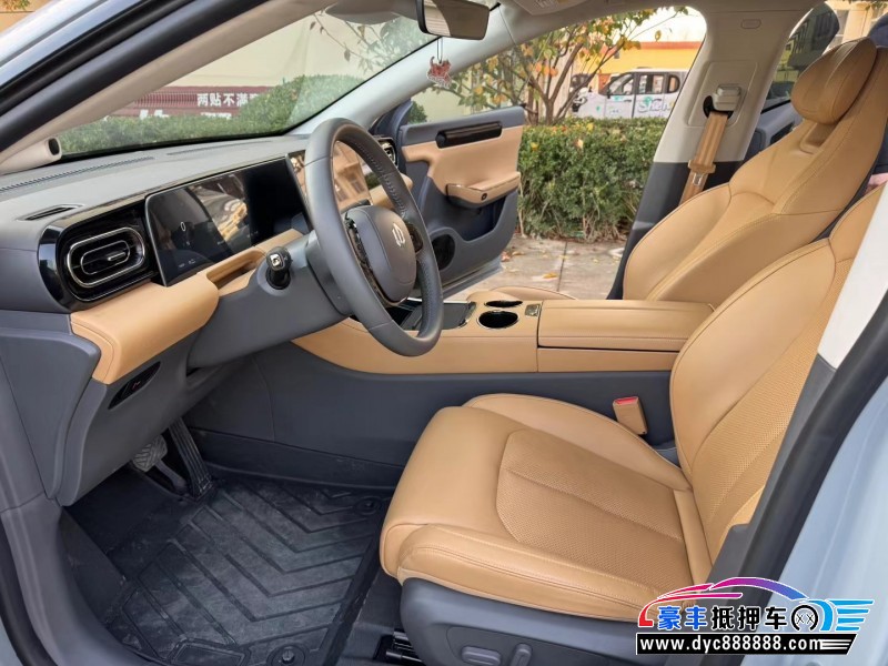 24年零跑c01轿车抵押车出售