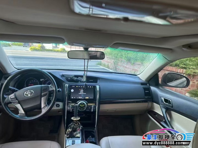 13年丰田锐志轿车抵押车出售