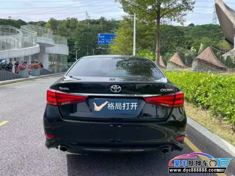 19年丰田皇冠轿车抵押车出售