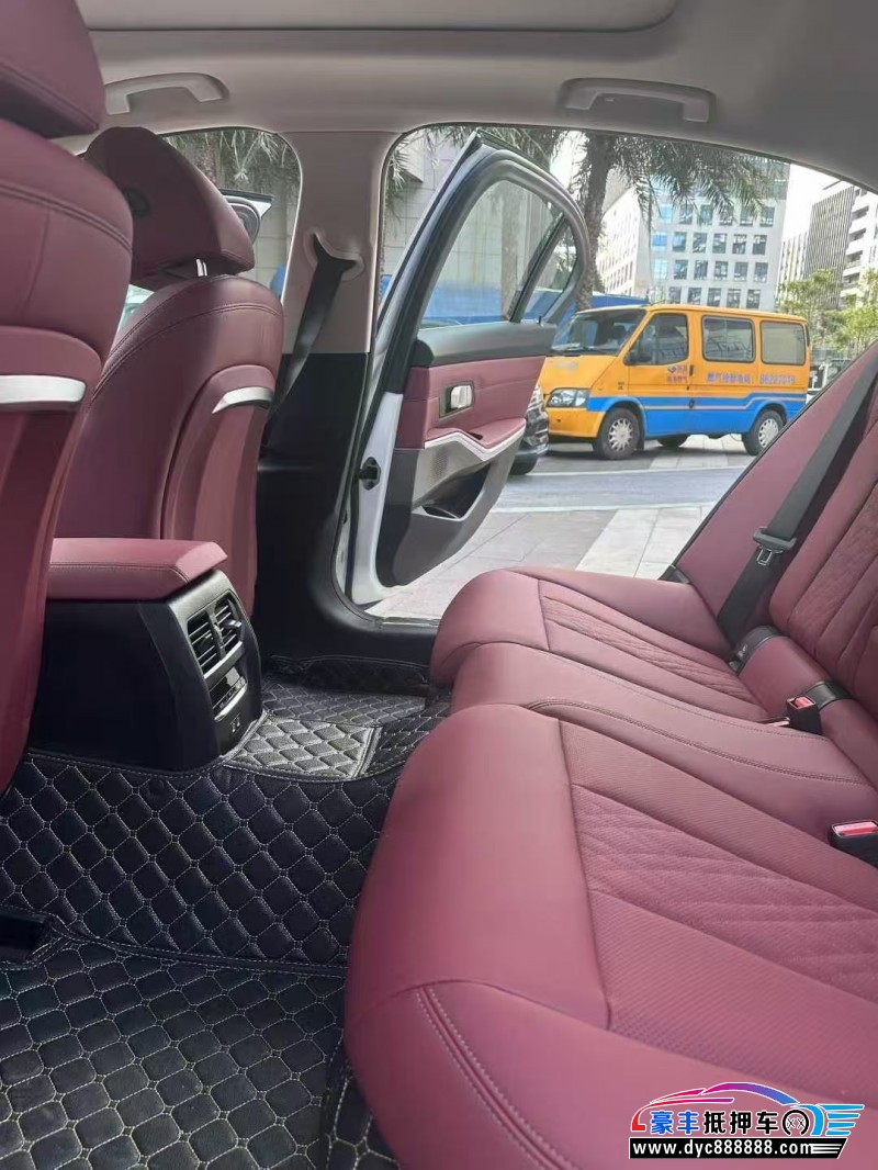 25年宝马i3轿车抵押车出售