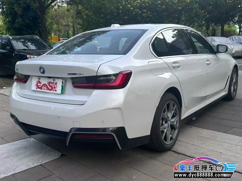 25年宝马i3轿车抵押车出售