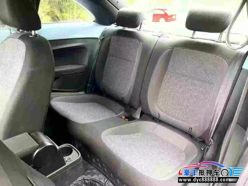 14年大众甲壳虫轿车抵押车出售