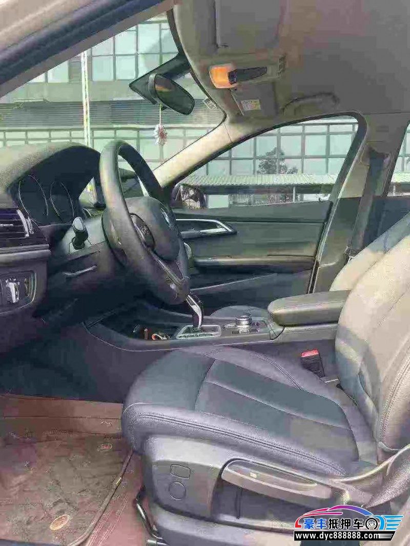 23年宝马1系轿车抵押车出售