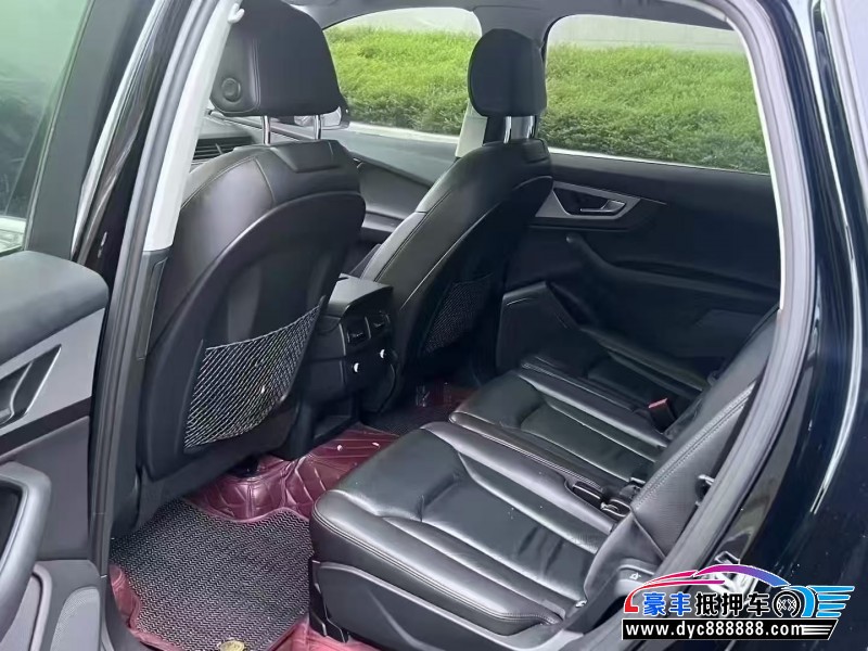 17年奥迪Q7轿车抵押车出售