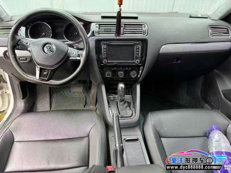 17年大众速腾轿车抵押车出售