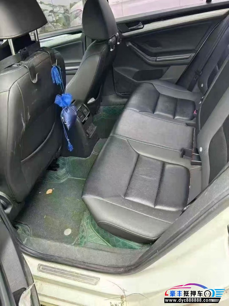 17年大众速腾轿车抵押车出售