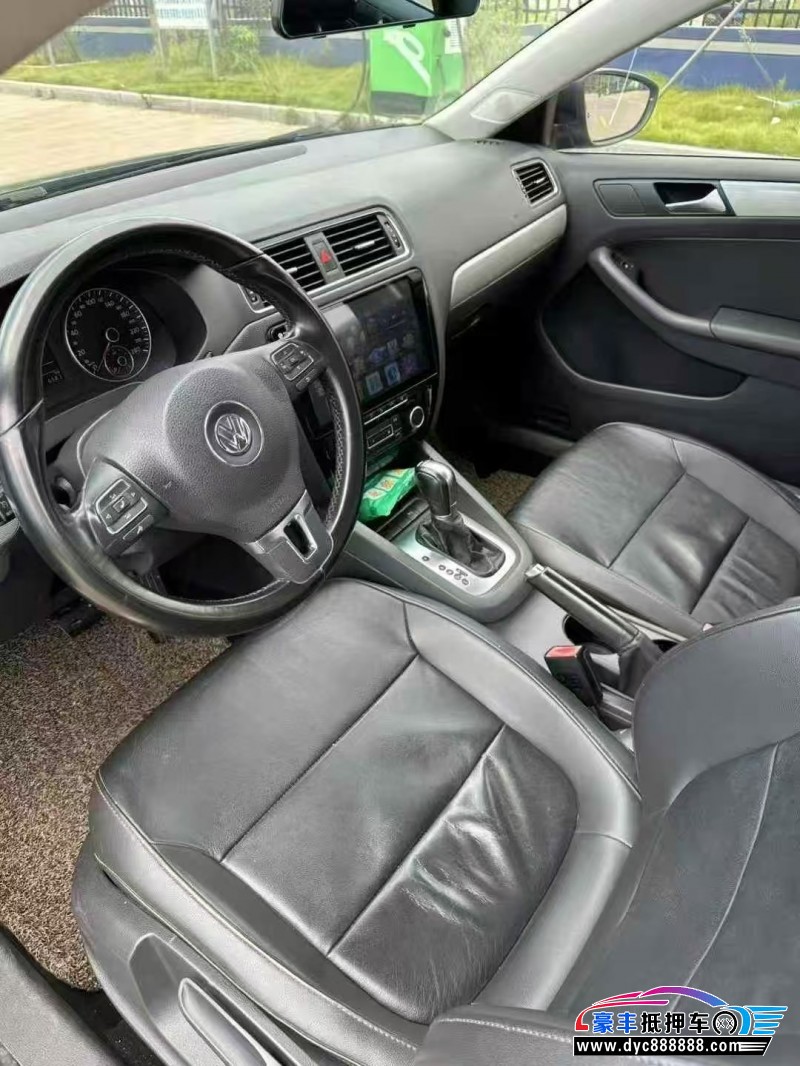 15年大众速腾轿车抵押车出售