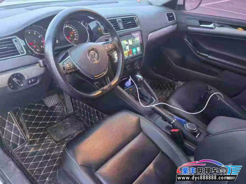 18年大众速腾轿车抵押车出售