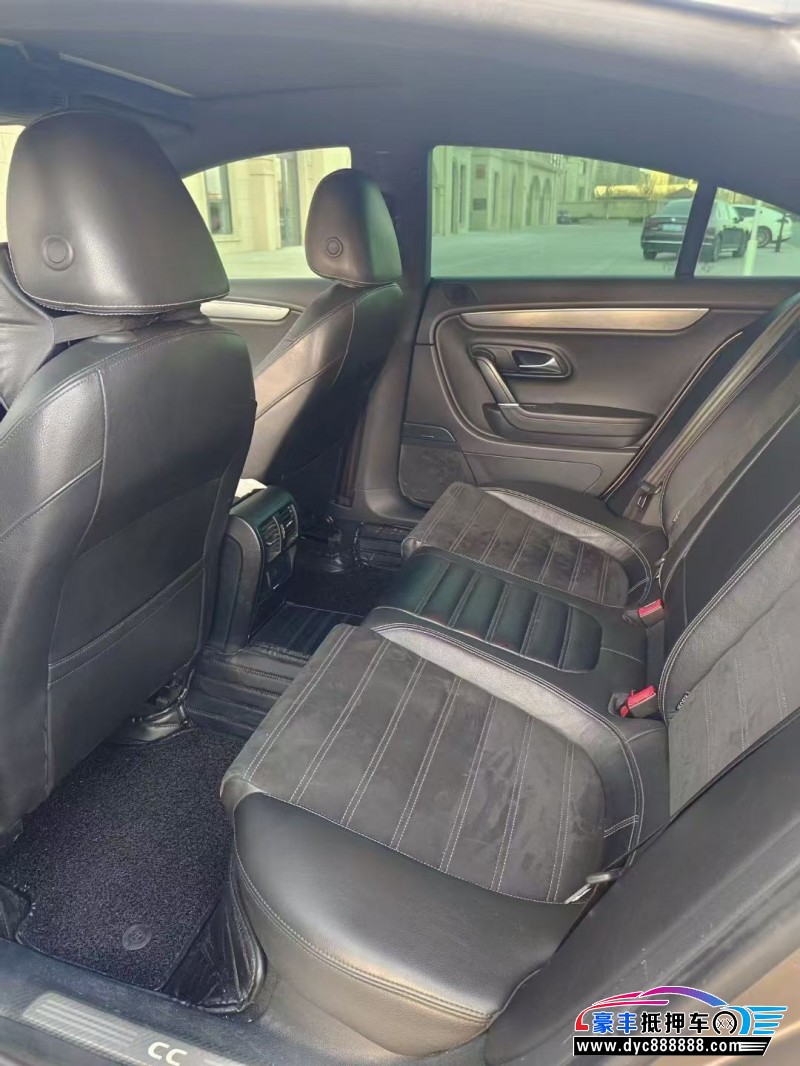 13年大众CC轿车抵押车出售