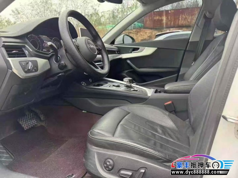 19年奥迪A4L轿车抵押车出售