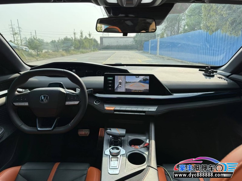 24年长安长安UNI轿车抵押车出售