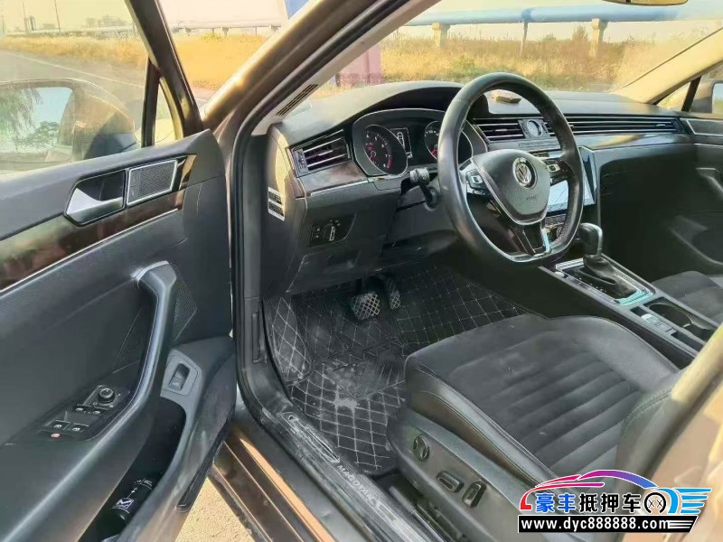 17年大众迈腾轿车抵押车出售