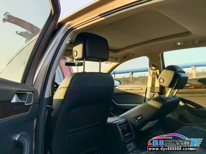 17年大众迈腾轿车抵押车出售