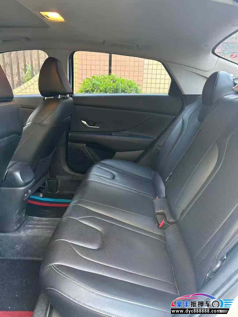 21年现代伊兰特轿车抵押车出售