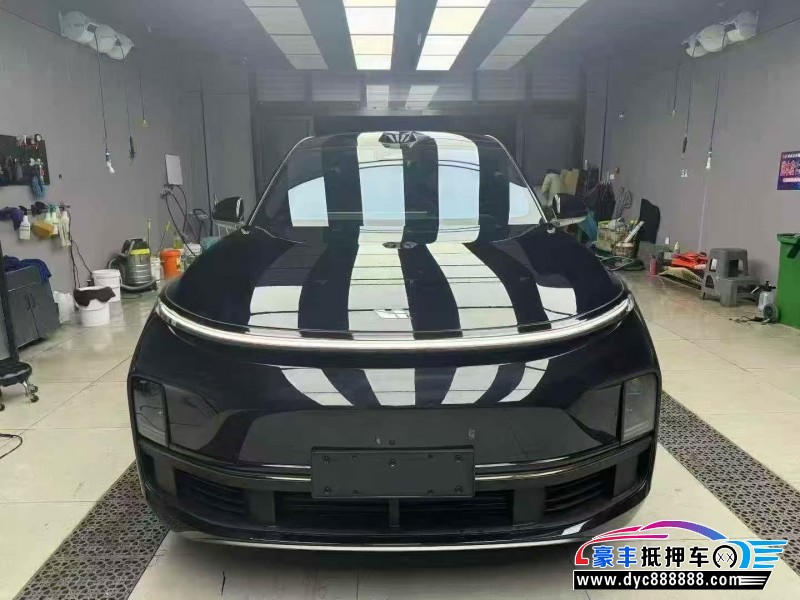 抵押车出售25年理想L9轿车