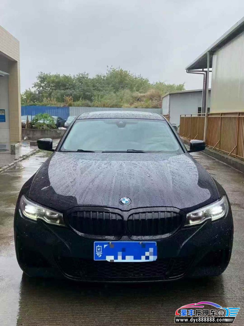 抵押车出售22年宝马3系轿车