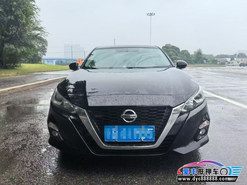 21年日产天籁轿车抵押车出售