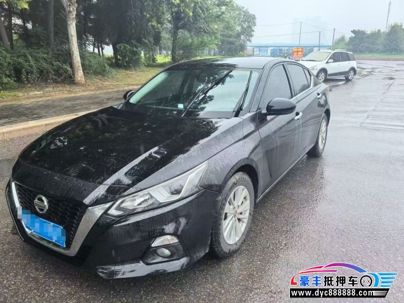 21年日产天籁轿车抵押车出售