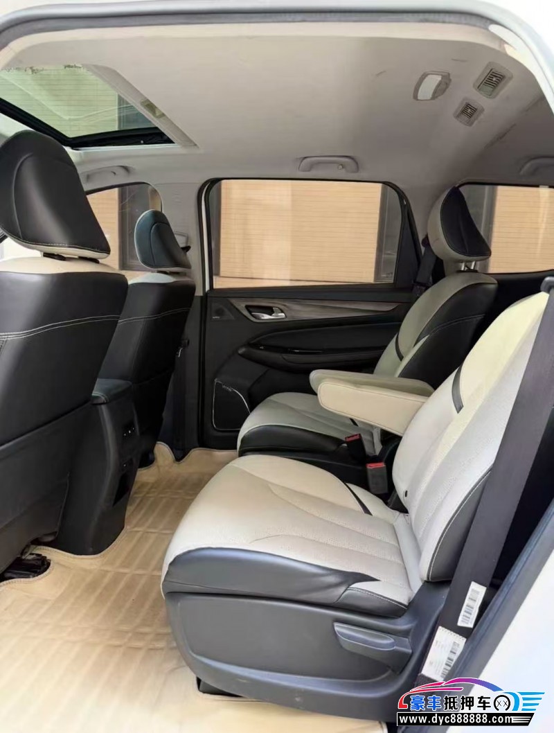 18年宝骏730轿车抵押车出售