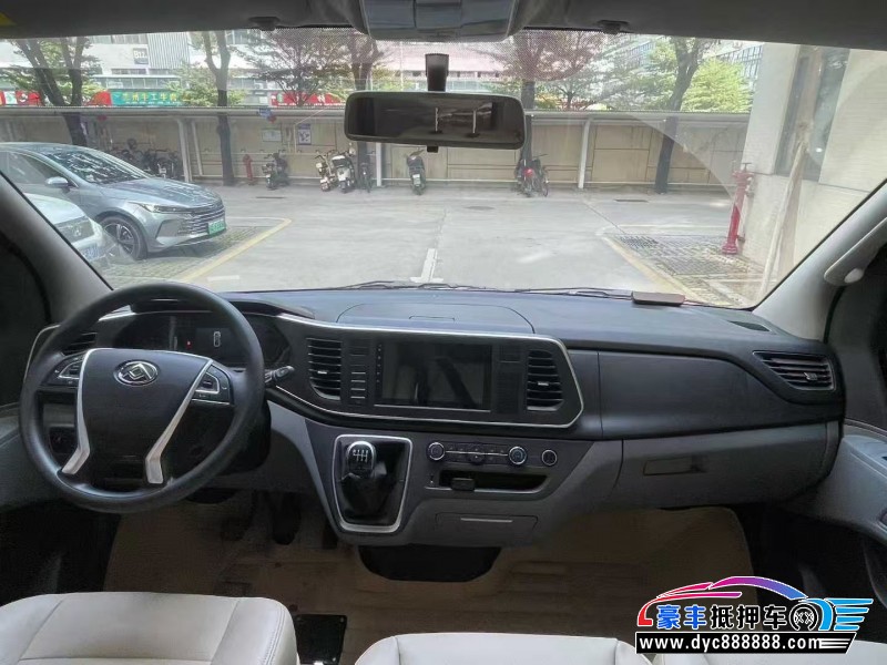 25年上汽大通V80轿车抵押车出售