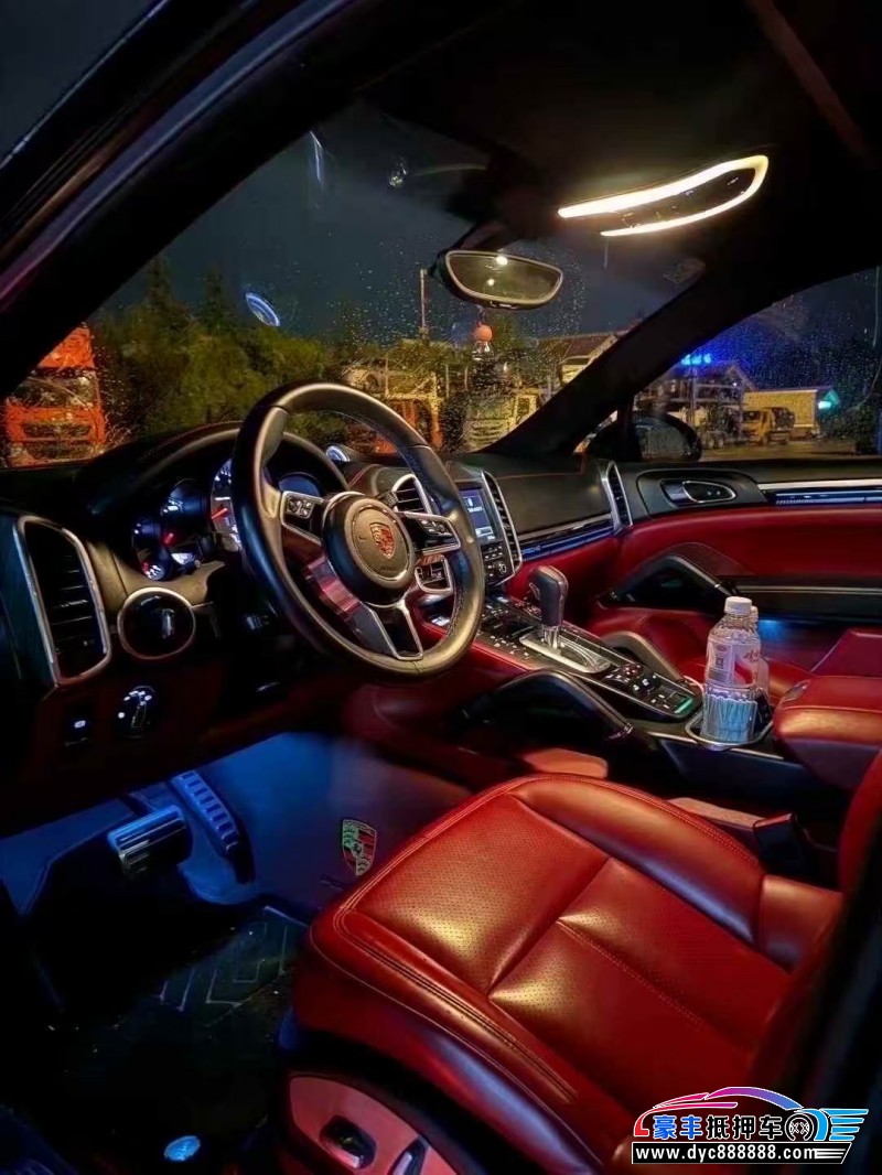 16年保时捷卡宴SUV抵押车出售