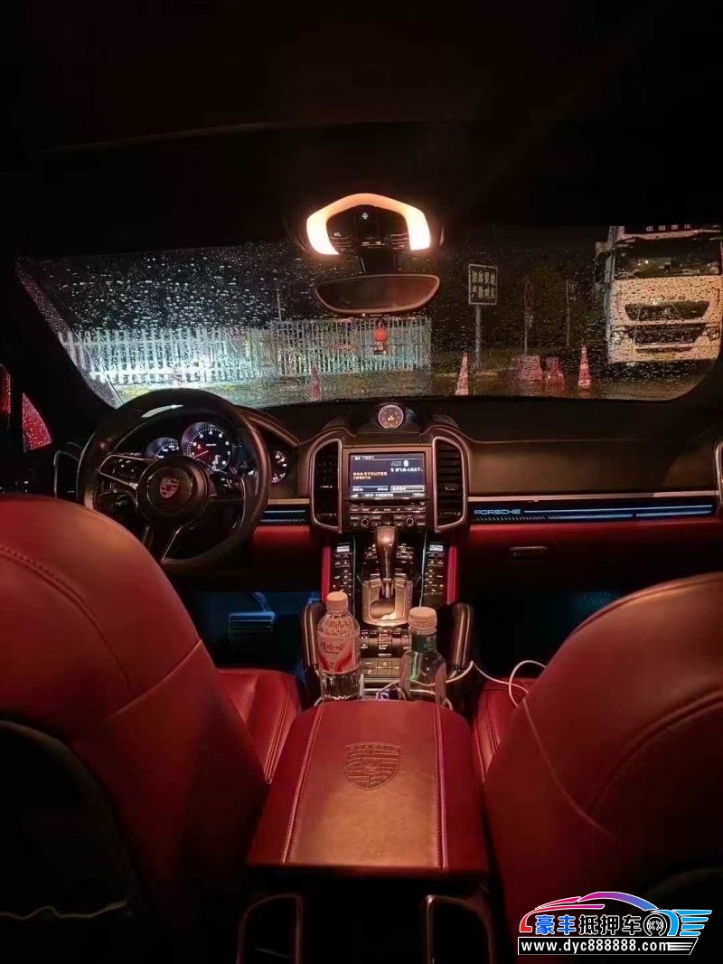 16年保时捷卡宴SUV抵押车出售