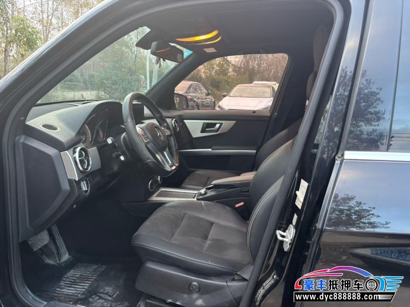 14年奔驰GLK轿车抵押车出售