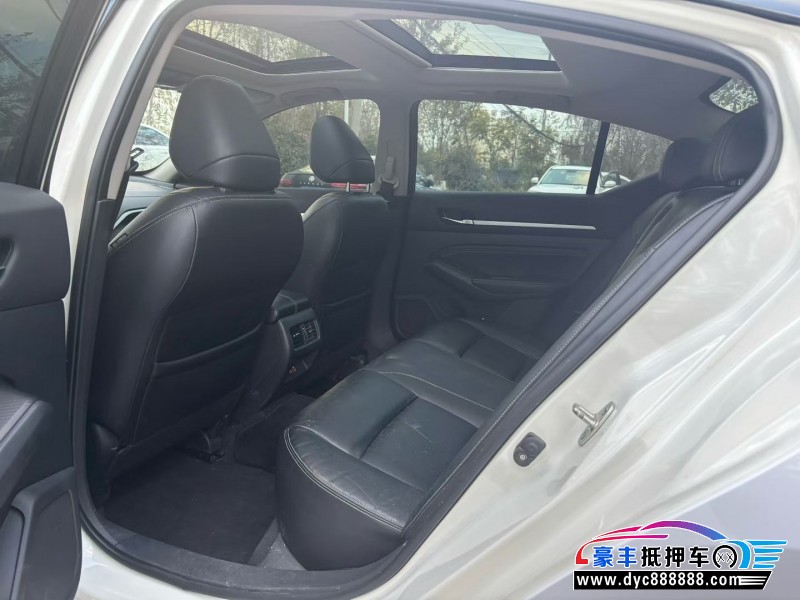 20年日产天籁轿车抵押车出售