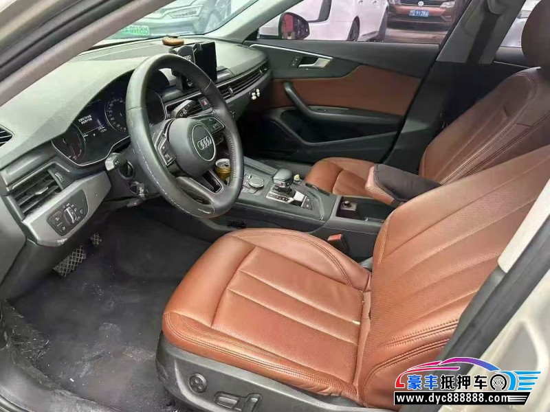 19年奥迪A4L轿车抵押车出售