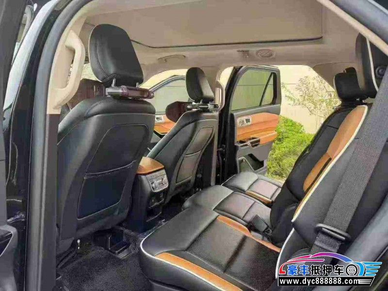 22年福特探险者轿车抵押车出售