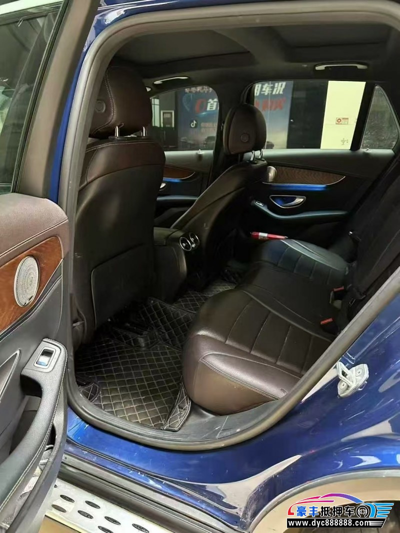 17年奔驰GLC轿车抵押车出售