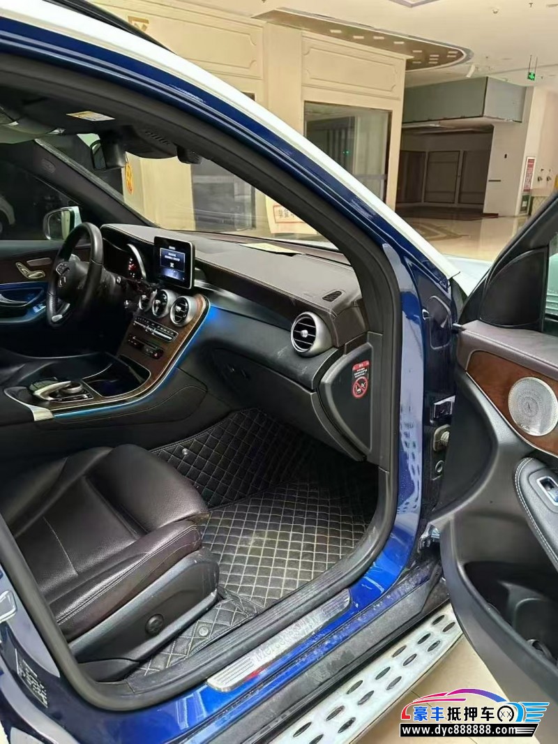 17年奔驰GLC轿车抵押车出售