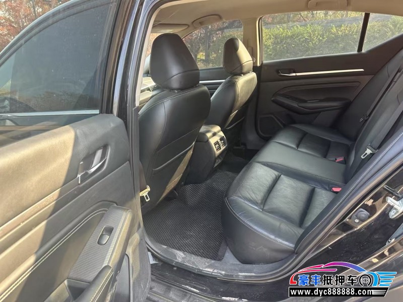 22年日产天籁轿车抵押车出售