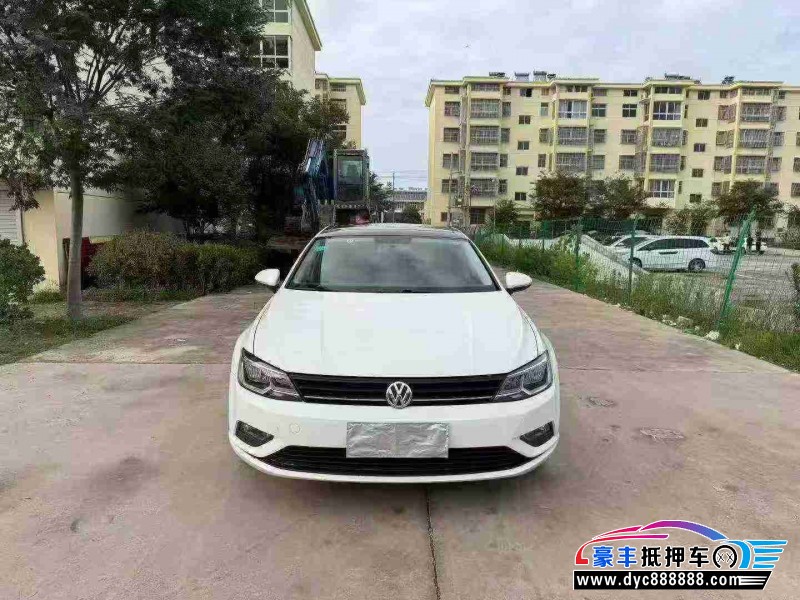 抵押车出售17年大众凌渡轿车