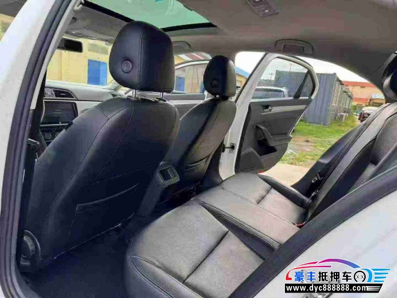 17年大众凌渡轿车抵押车出售