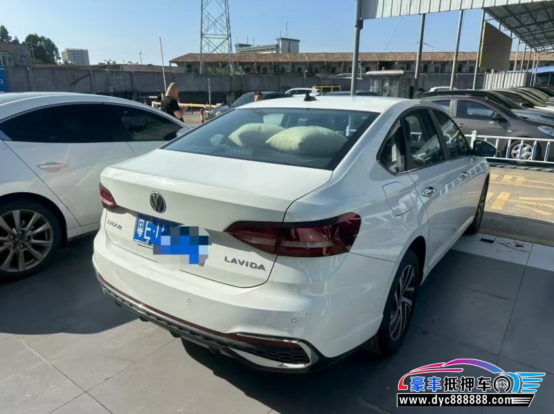 25年大众朗逸轿车抵押车出售