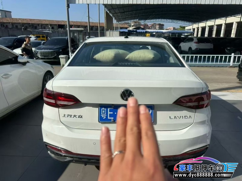 25年大众朗逸轿车抵押车出售