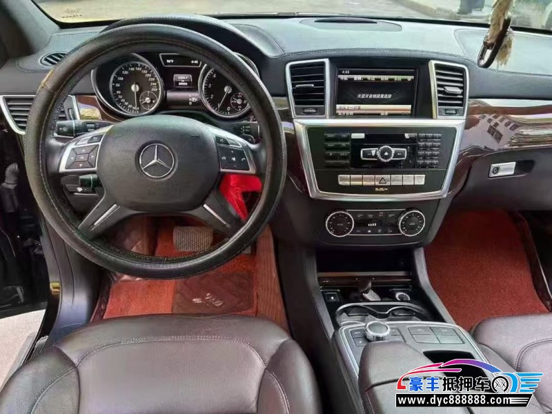 16年奔驰GL轿车抵押车出售