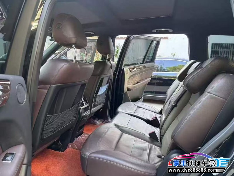 16年奔驰GL轿车抵押车出售