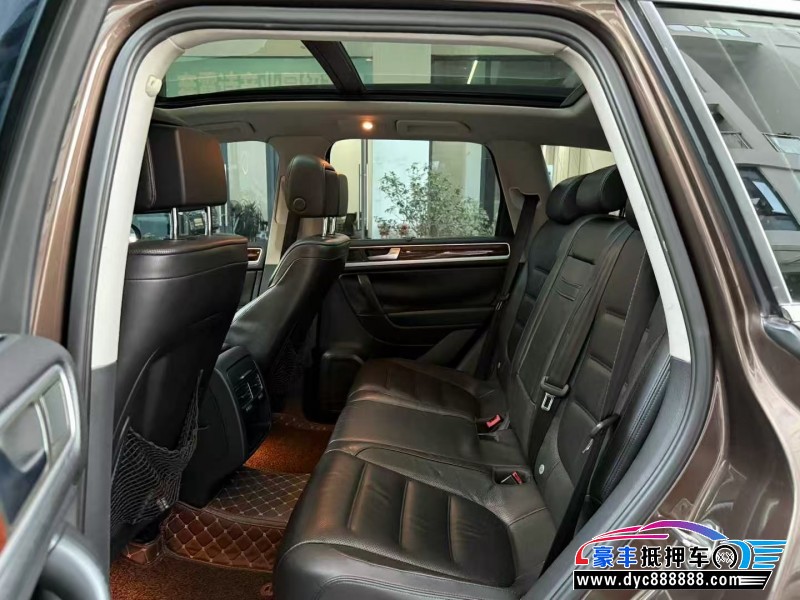 12年大众途锐轿车抵押车出售