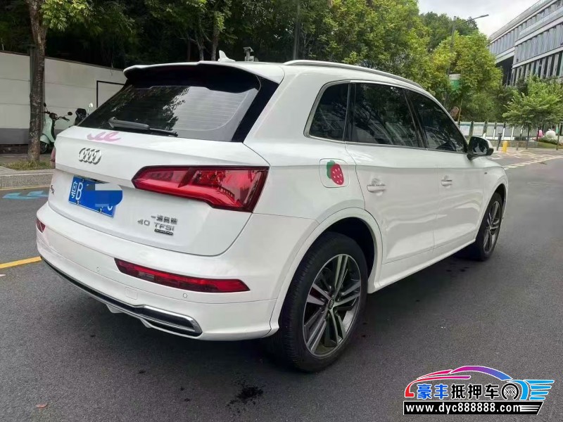 21年奥迪Q5轿车抵押车出售