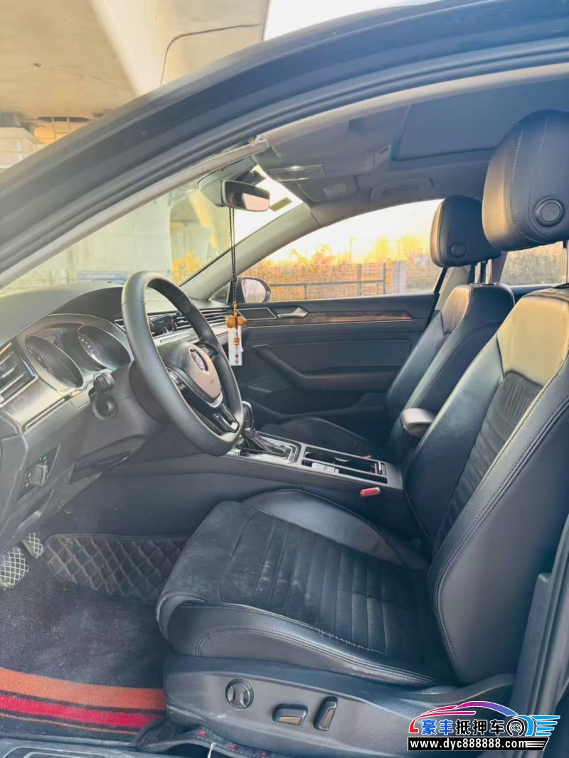 18年大众迈腾轿车抵押车出售