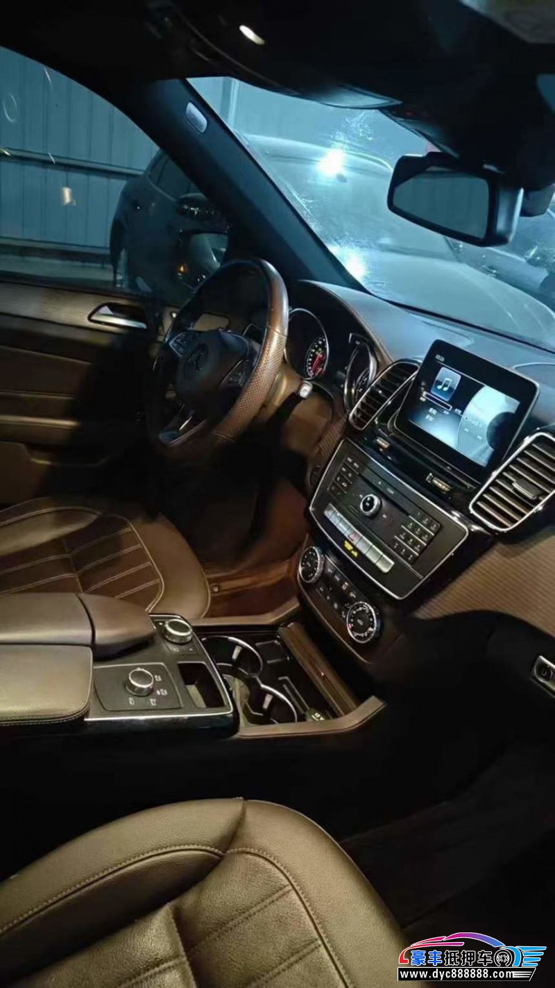 19年奔驰GLE轿车抵押车出售