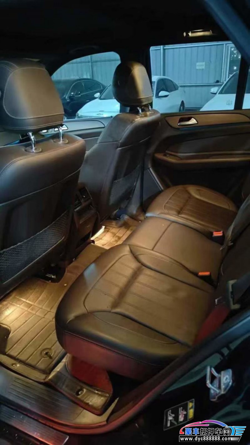 19年奔驰GLE轿车抵押车出售